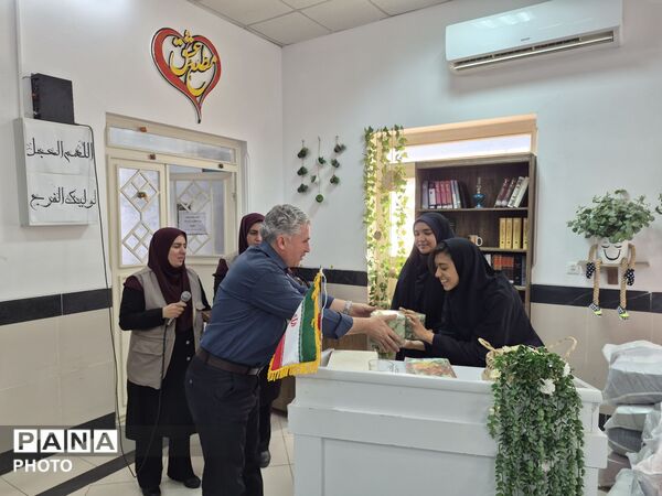 توزیع 3 هزار و 700 بسته نوشت‌افزار میان دانش‌آموزان نیازمند نیشابور
