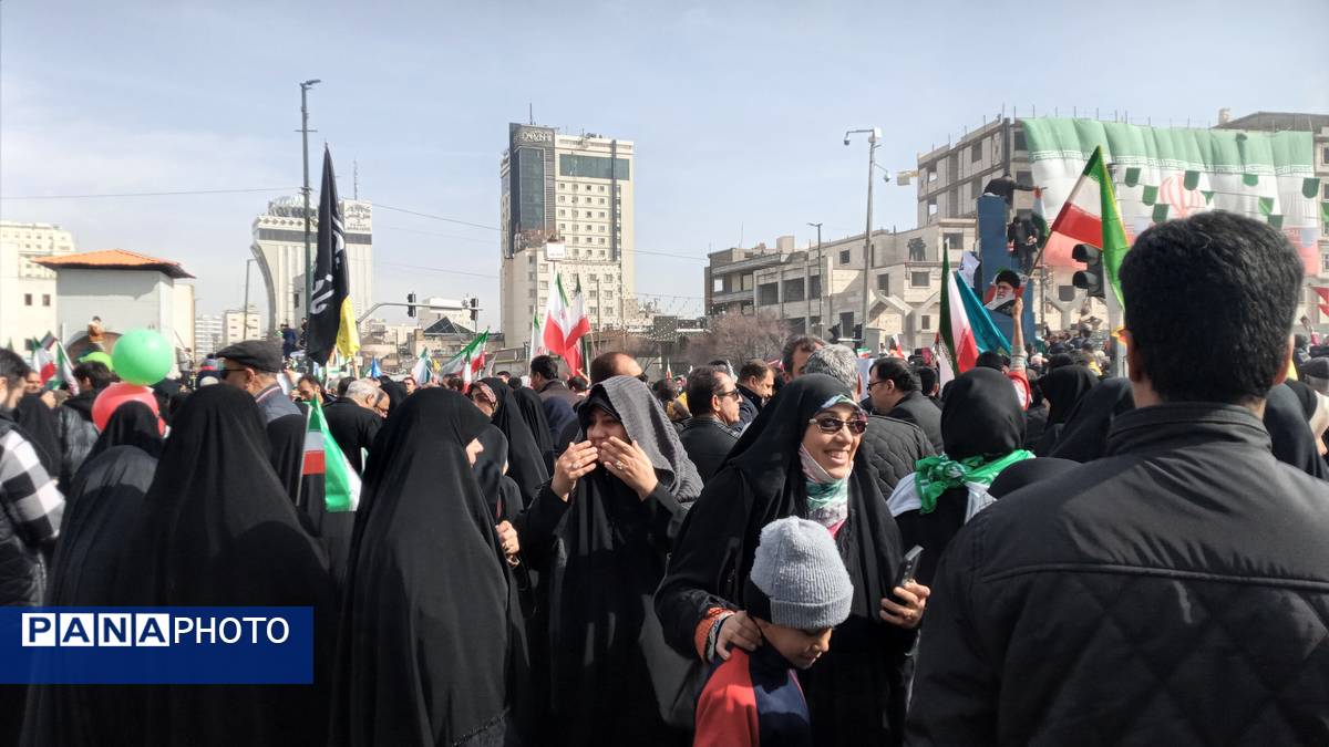 راهپیمایی باشکوه ۲۲ بهمن در مشهد مقدس