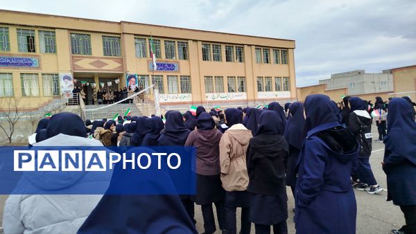 طنین چهل و هفتمین زنگ انقلاب در مدارس شهرستان هوراند