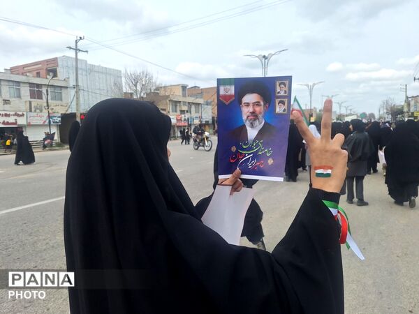 حضور دانش آموزان آزادشهری به یاد دانش آموزان میناب