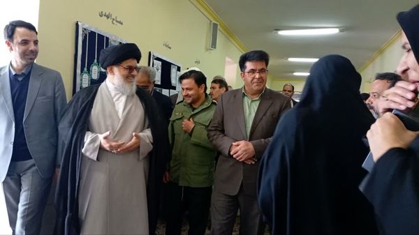 آئین نواختن زنگ انقلاب در دبیرستان حجاب بافق