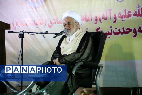 حضور نماینده ولی‌فقیه هرمزگان در جشن هفته وحدت شهرستان جاسک