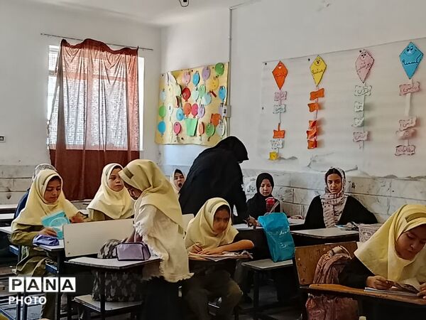 کلاس های جبرانی تابستانه دبستان حضرت زینب (س) شهر جعفریه 