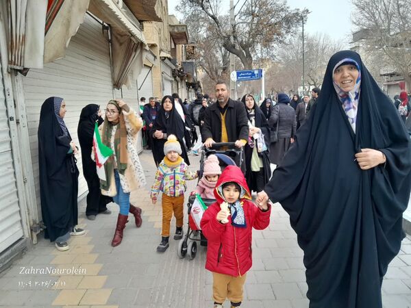 حضور اقشار مختلف جامعه در راهپیمایی پر شکوه ۲۲ بهمن سال ۱۴۰۴