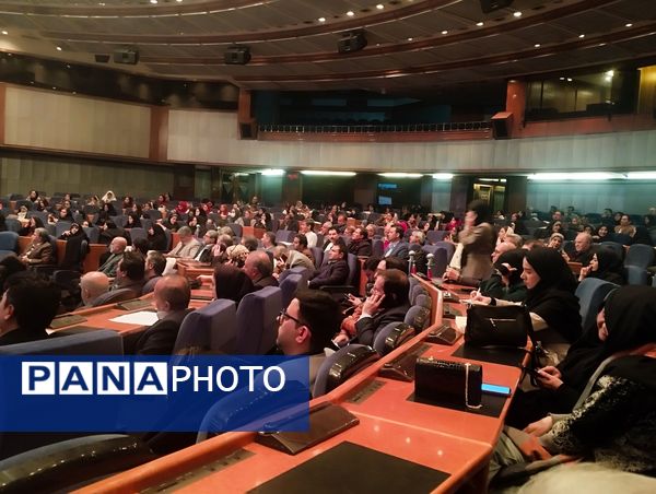 اختتامیه نخستین رویداد نوآورانه طراحی و دوخت لباس فرم مدرسه در سالن همایش‌های بین‌المللی صدا و سیما