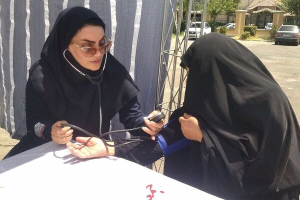 حضور پرشور فرهنگیان و برپایی غرفه های ستاد امر به معروف و نهی از منکر آموزش و پرورش در نمازجمعه 
