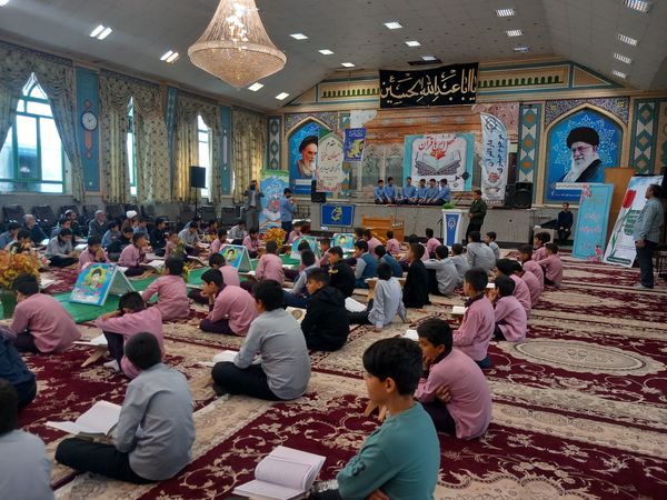 محفل انس با قرآن در تکیه ابوالفضلی مزده