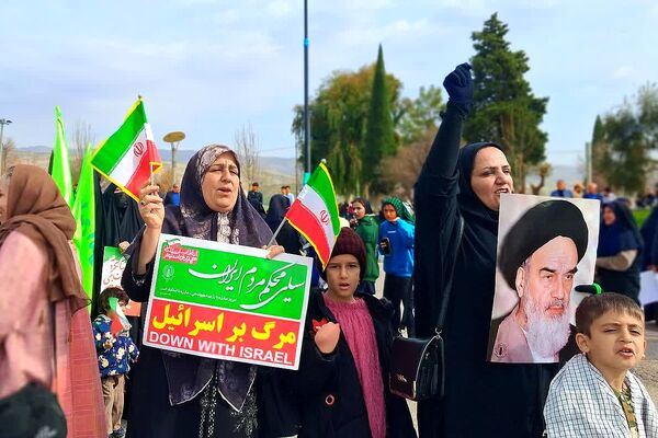 راهپیمایی یوم الله ۲۲ بهمن در شهرستان باشت با حضور گرم مردم