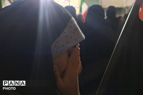 حضور اقشار مختلف مردم تهران در اربعین رهبر شهید انقلاب اسلامی 