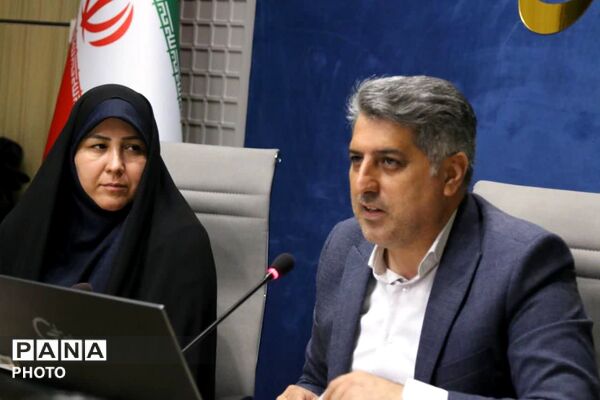 آیین تجلیل از مدیران مدارس تمام تشکیلاتی و مدیران سازمان دانش آموزی مناطق ۱۹ گانه تهران 