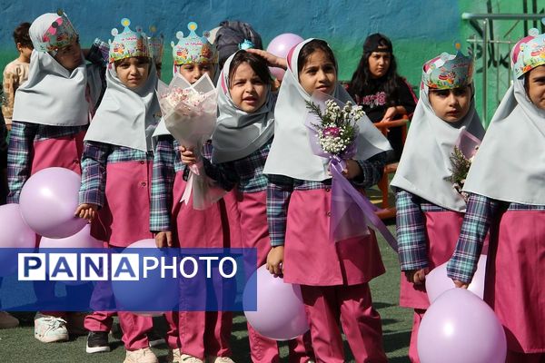 جشن شکوفه‌ها در مدارس بهارستان‌دو؛ آغاز سفری تازه برای کلاس اولی‌ها