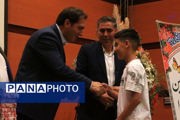 تجلیل از پسران آینده‌ساز بهارستانی