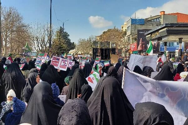 راهپیمایی پرشور ۲۲بهمن در رودهن 