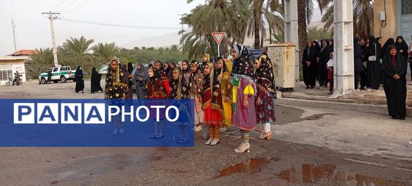 راهپیمایی باشکوه ۲۲ بهمن در فین؛ جلوه‌ای از حضور پرشور مردم