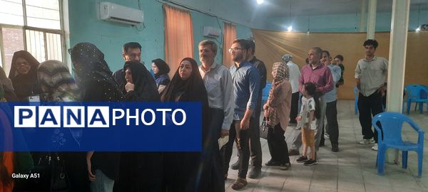 حضور گسترده مردم شهرستان دهلران در دور دوم انتخابات‌ ریاست‌جمهوری