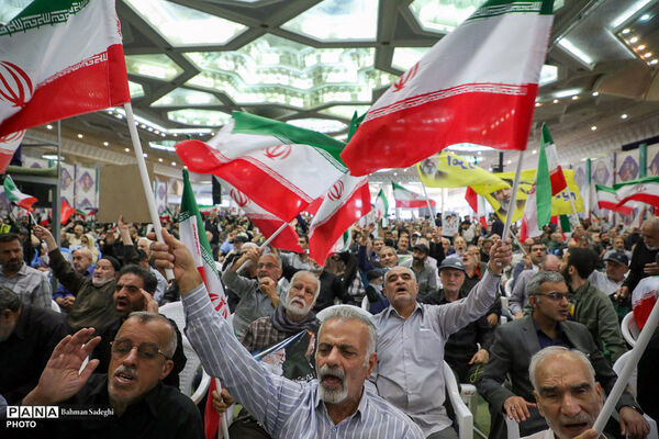 مراسم گرمیداشت شهدای جنگ رمضان و سالگرد شهدای اقتدار ایران