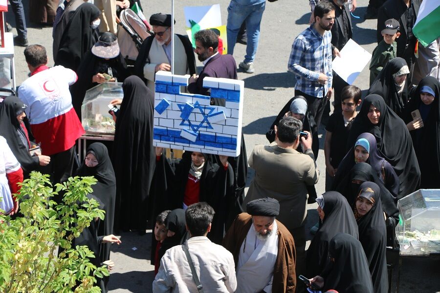 حضور یکپارچه کودکان و نوجوانان قمی در راهپیمایی روز جهانی قدس