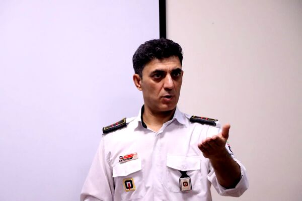 بازدید خبرنگاران پانا ناحیه یک و دو یزد از مرکز شماره ۹ آتشنشانی یزد
