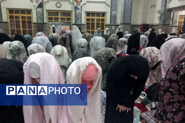 مراسم معنوی اعتکاف دانش‌آموزی دختران دبیرستان ارمغان