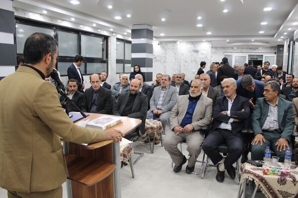 افتتاح استخر شهید رئیسی در شهر دستگرد شهرستان برخوار