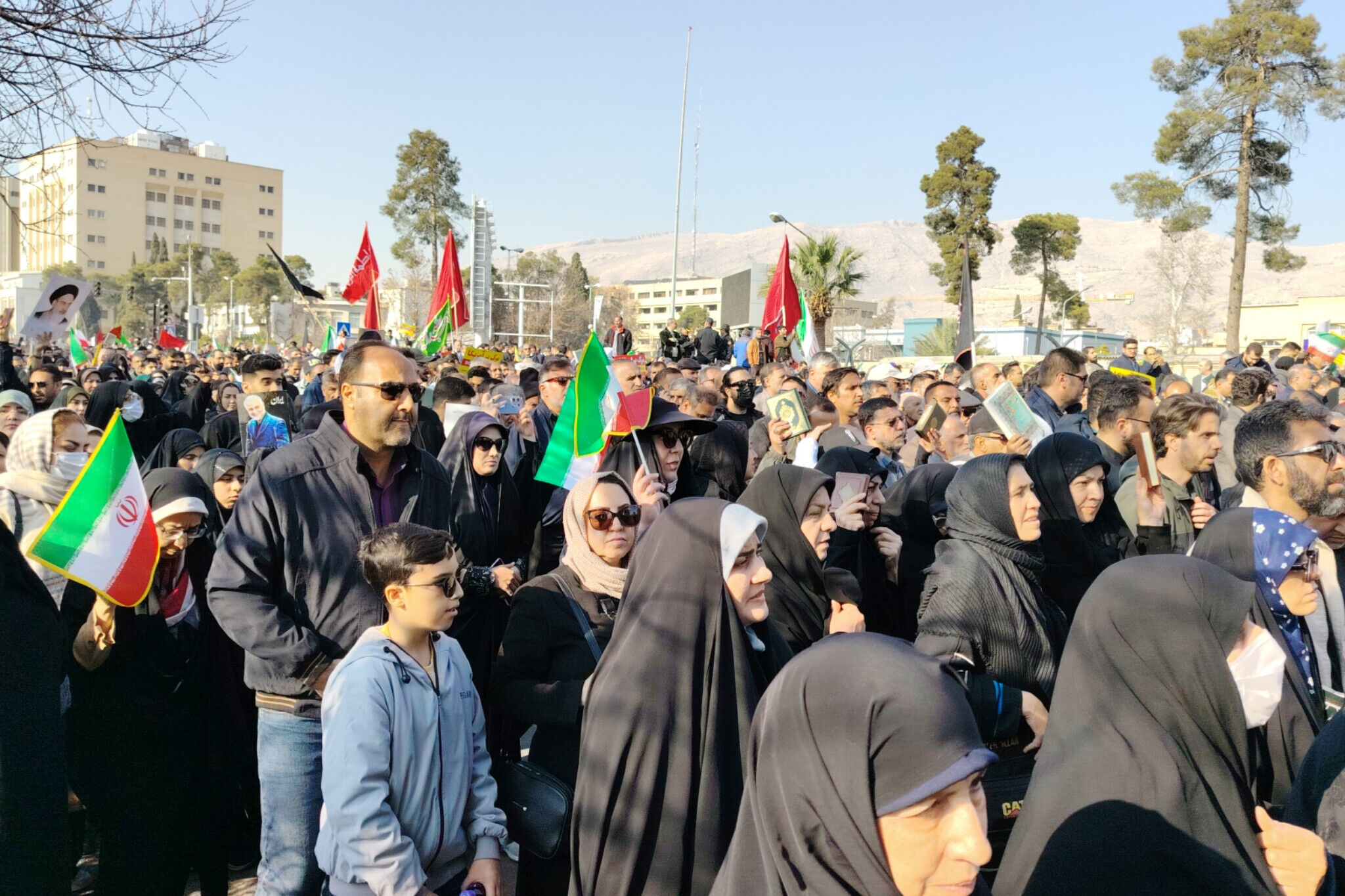 حضور پرشور شیرازی‌ها در محکومیت حوادث تروریستی اخیر