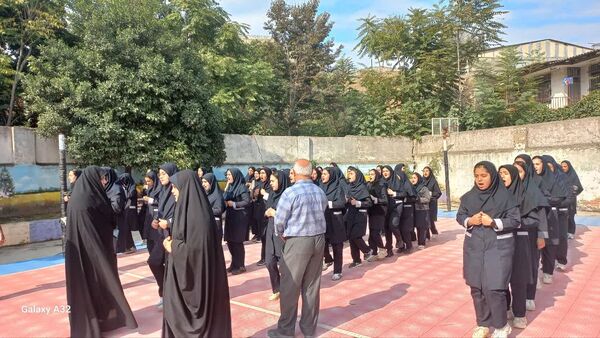 آموزش رژه نظامی برای دختران فاطمی