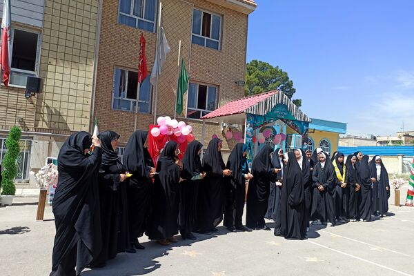فرشتگان آسمانی و دهه کرامت