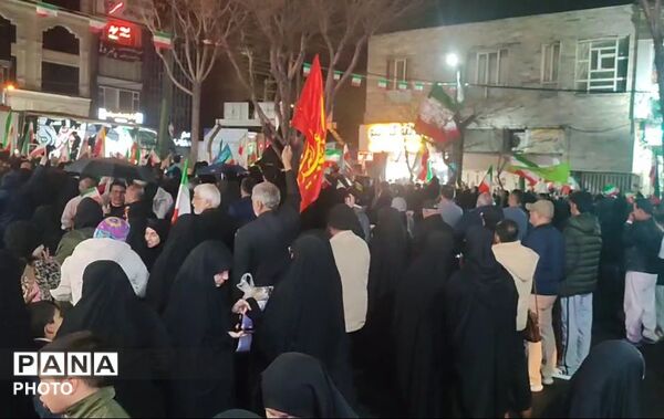 بیست‌وچهارمین موج مردم فردیس در راهپیمایی تجدید بیعت با رهبر انقلاب