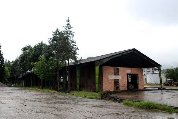 بازدید نماینده دولت و وزیر آموزش و پرورش از پروژه‌های عمرانی شهرستان سوادکوه