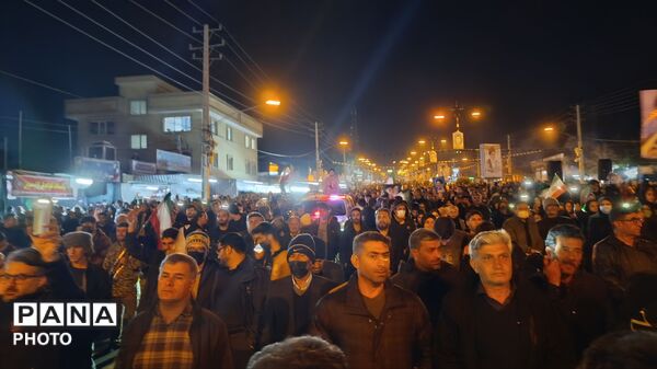 حضور مردم یاسوج در هفتمین شب درگذشت شهید آیت الله سید علی خامنه‌ای