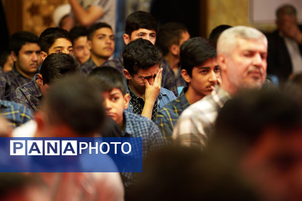 گردهمایی بزرگ ارکان هیات‌های دانش‌آموزی مدارس شهر تهران در حسینیه عشاق 