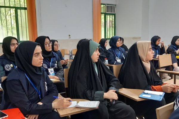 حضور مشاور وزیر امور تشکل‌ها در جمع خبرنگاران روایت مدرسه