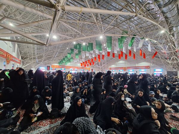 پیاده‌روی جاماندگان اربعین در گلستان شهدای اصفهان