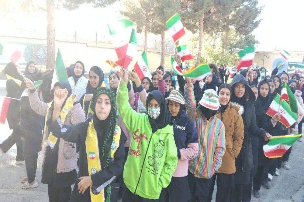 گرامیداشت ۱۳آبان ماه  در مدرسه شهید مجید دهنوی  نیشابور
