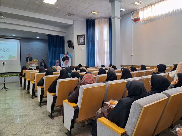 آیین تجلیل پایه گذاران مهر و امید در ناحیه۶ مشهد
