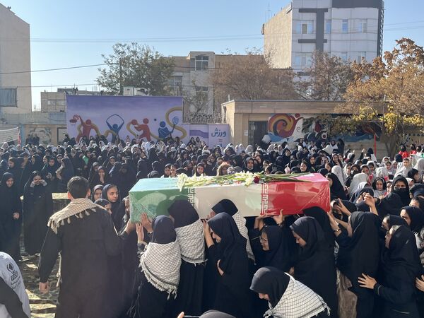 پایان مسیر عاشقی با بدرقه پیکر شهید گمنام