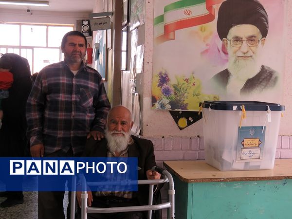 حضور پرشور مردم شهر درق در انتخابات چهاردهمین دوره ریاست‌جمهوری