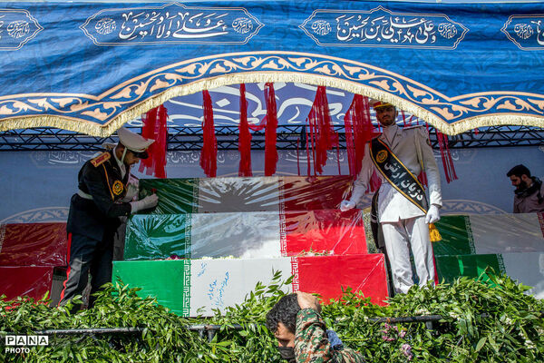 تشییع پیکر شهیدان لاریجانی، سلیمانی و شهدای ناوشکن دنا - 2