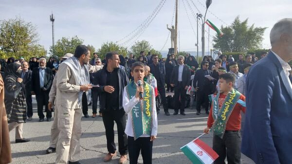 ایران مقتدر، ملت پیروز