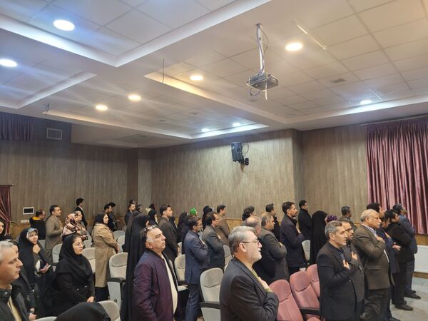 جلسه روسای انجمن مدارس ناحیه سه در دبستان مصلی‌نژاد حضرت زینب(س) 