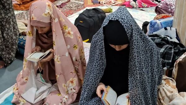 اعتکاف دختران دانش‌آموز قم در مسجد امام حسین(ع)