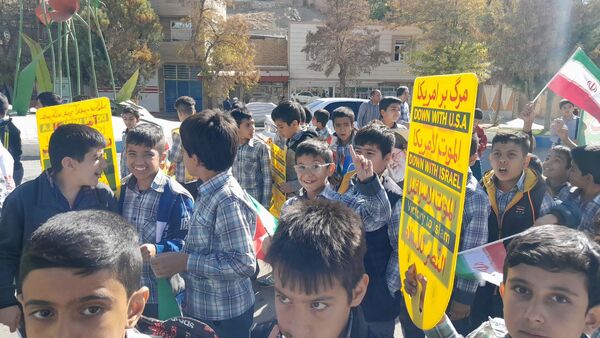 راهپیمایی باشکوه ۱۳ آبان در شهرستان بن 