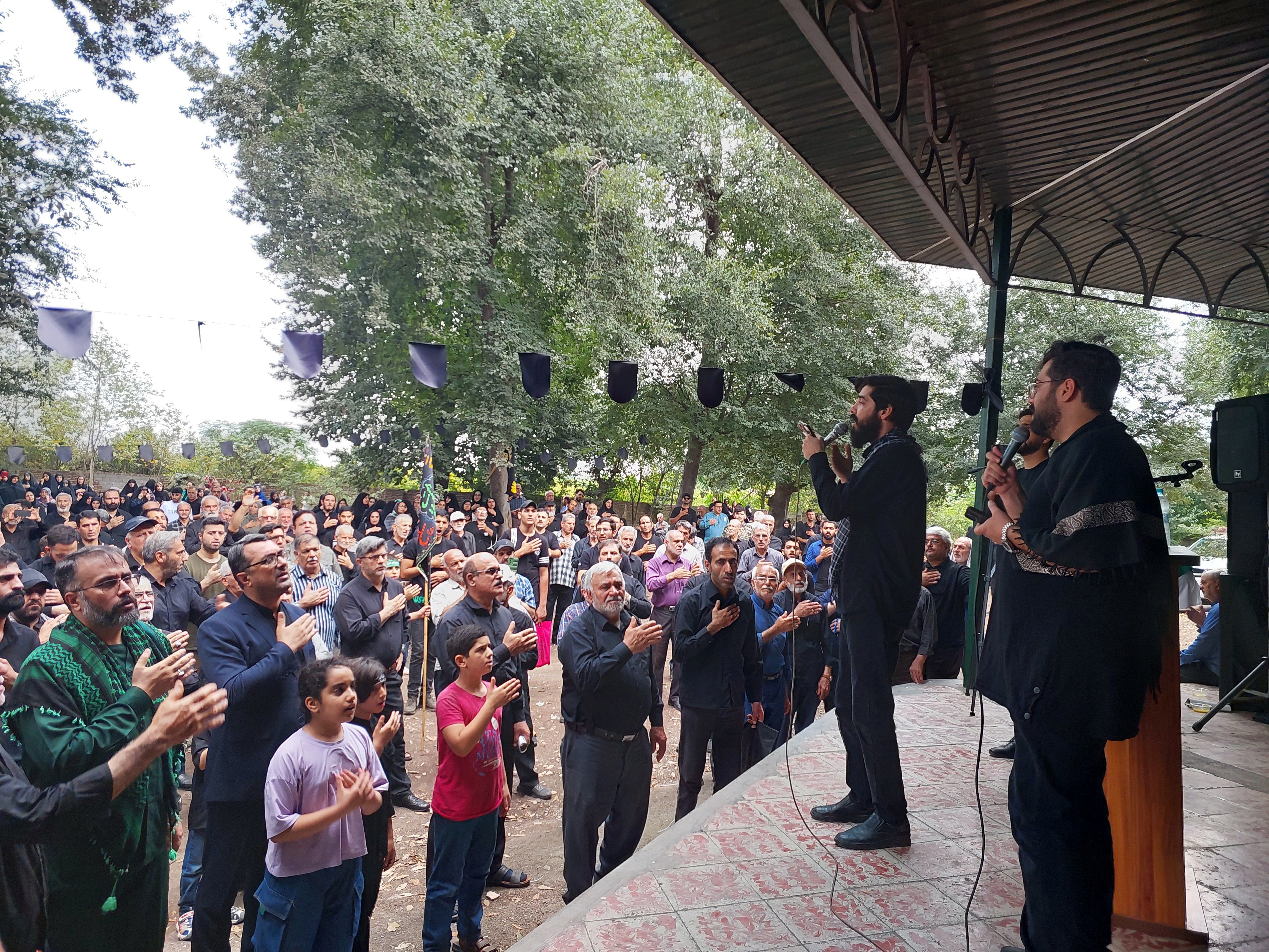 عشق‌به امام حسین همواره در دلهاست