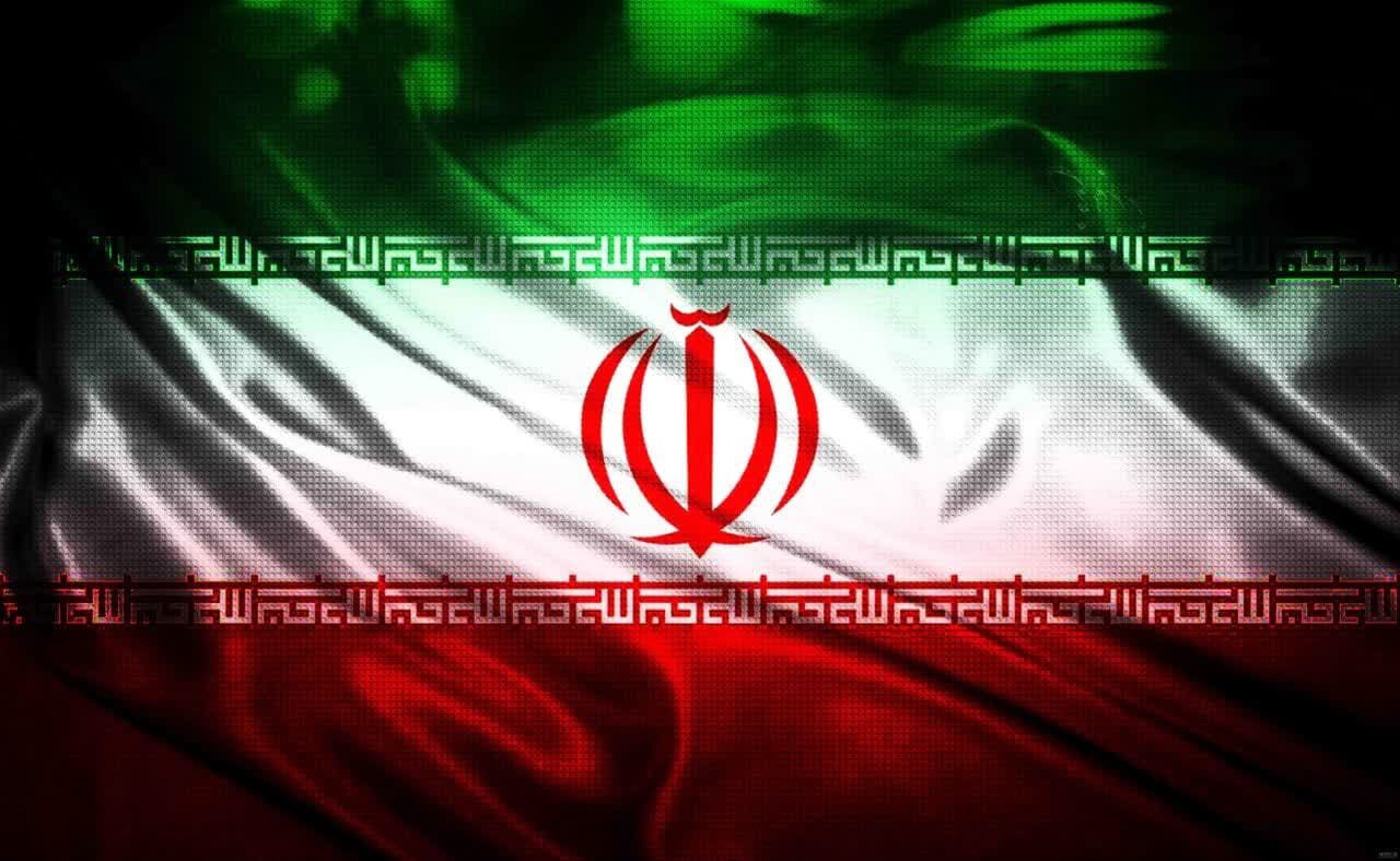 همنوایی سرود ملی توسط مردم در آستانه روز جمهوری اسلامی ایران