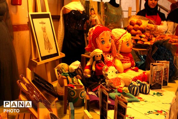 آثار هنرجویان هنرستان‌های ناحیه یک همدان به نمایش درآمد