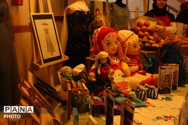 آثار هنرجویان هنرستان‌های ناحیه یک همدان به نمایش درآمد