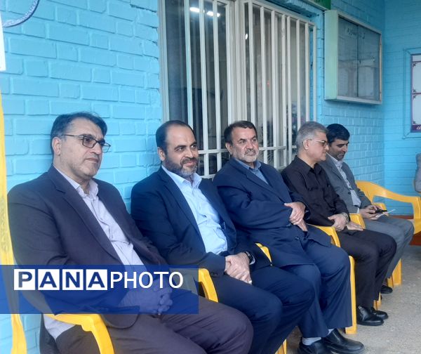 زنگ مهر در دبیرستان شاهد ابوذر غفاری نیشابور به صدا در آمد 