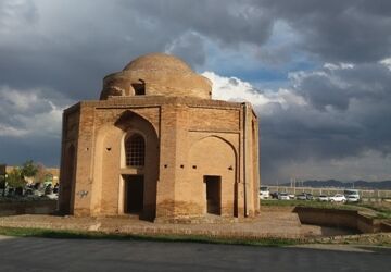 چهار طاقی تیموری، بنایی تاریخی در دل شیروان