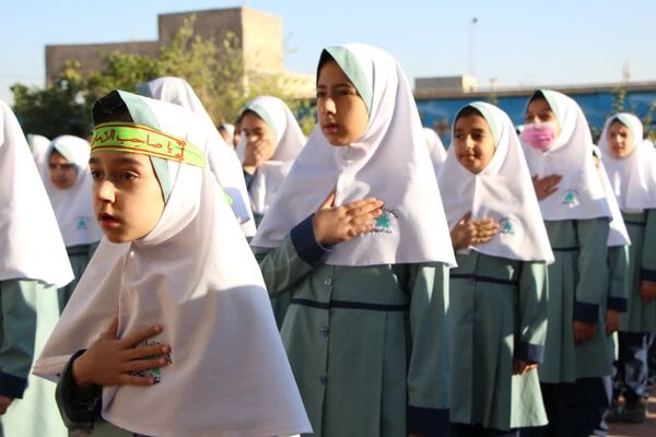 مراسم صبحگاه مهدوی در مدرسه شاهد نیک‌اندیشان
