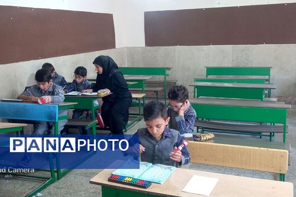 استمرار تلاش‌های دانش‌آموزان دبستان پسرانه عمار در ایام تابستان